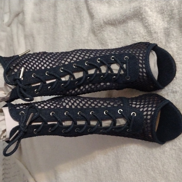 Shoes - Picture 1 of 4